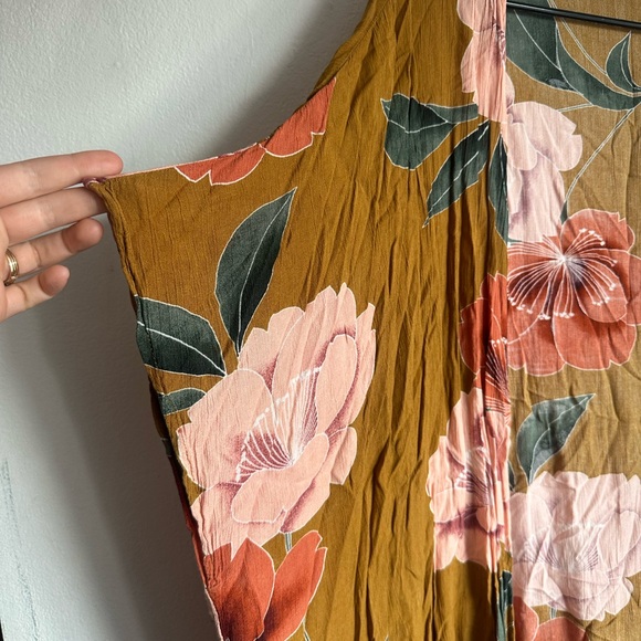 O'Neill Leaf Patterned kimono in Brown and Green - Picture 2 of 4